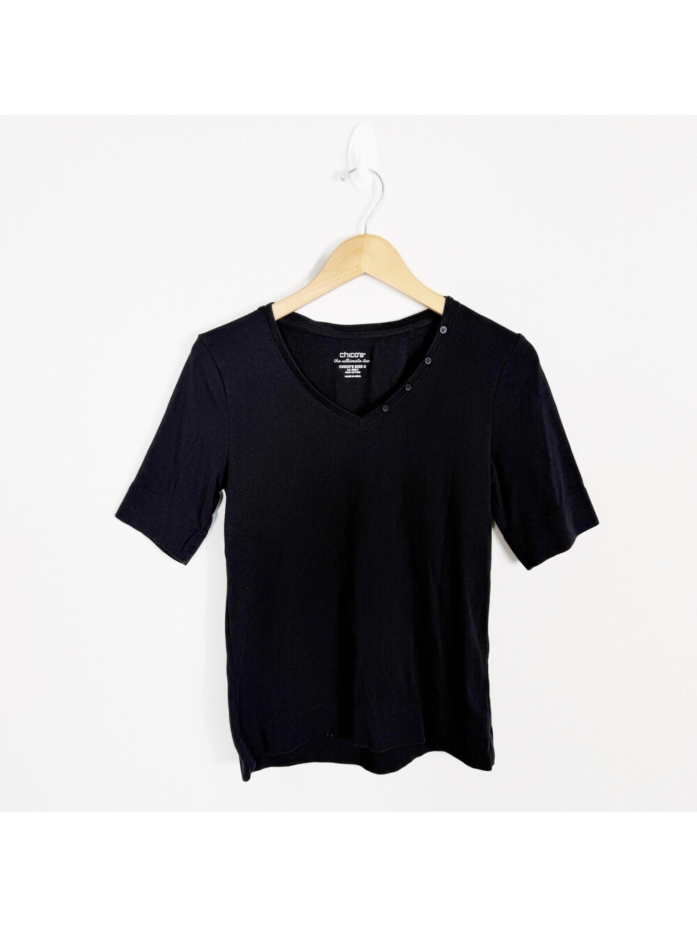 Chico’s The Ultimate Tee Black V-Neck Short Sleeve Stretch Knit Top Size 0 (US 4